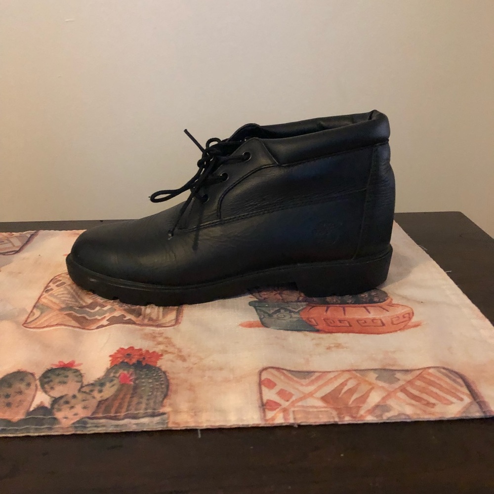 Boots - Picture 5 of 8